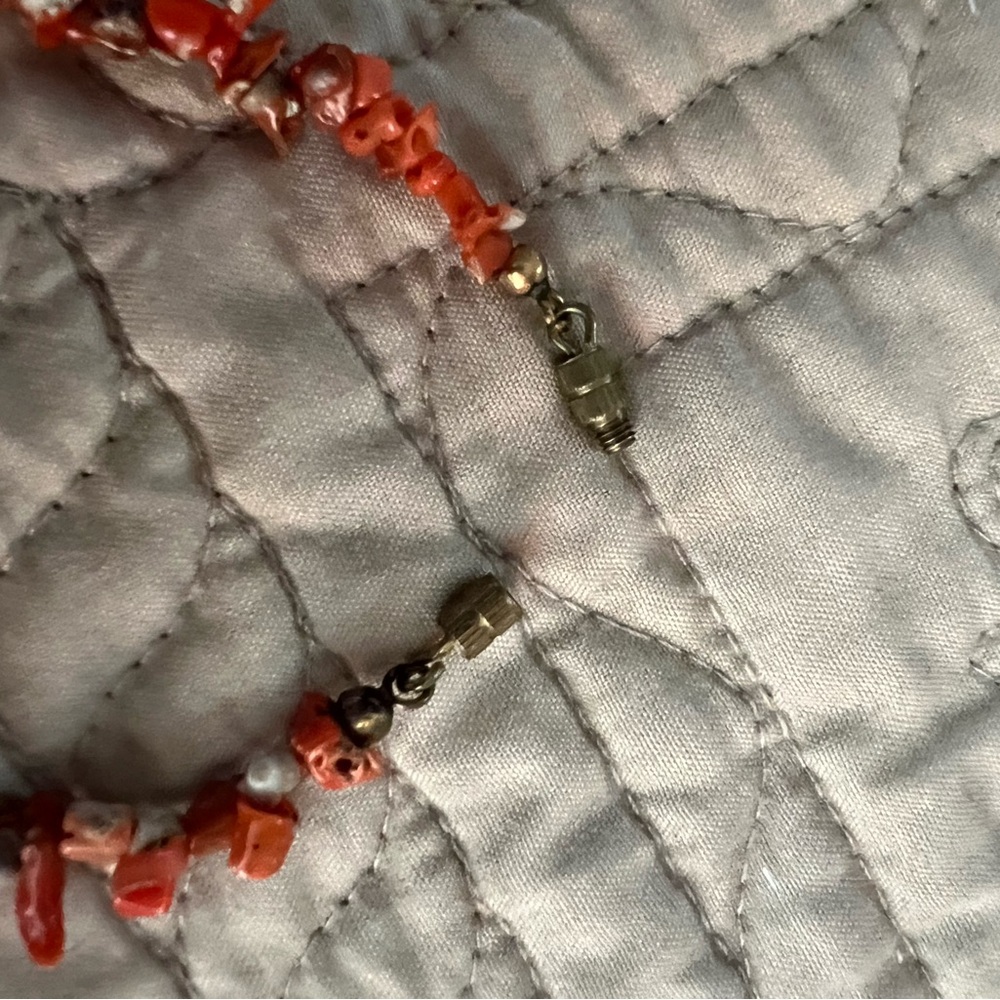 Striking Red Jasper Necklace with Graduated Design - Picture 3 of 3
